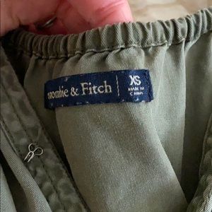 Abercrombie & Fitch Pants & Jumpsuits - Olive green romper Abercrombie & Fitch Pants & Jumpsuits - Olive green romper